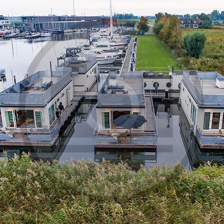 Stunning Ship In Aalsmeer With Kitchen Exterior photo