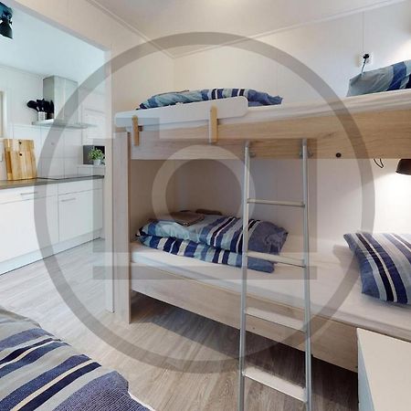 Stunning Ship In Aalsmeer With Kitchen Exterior photo