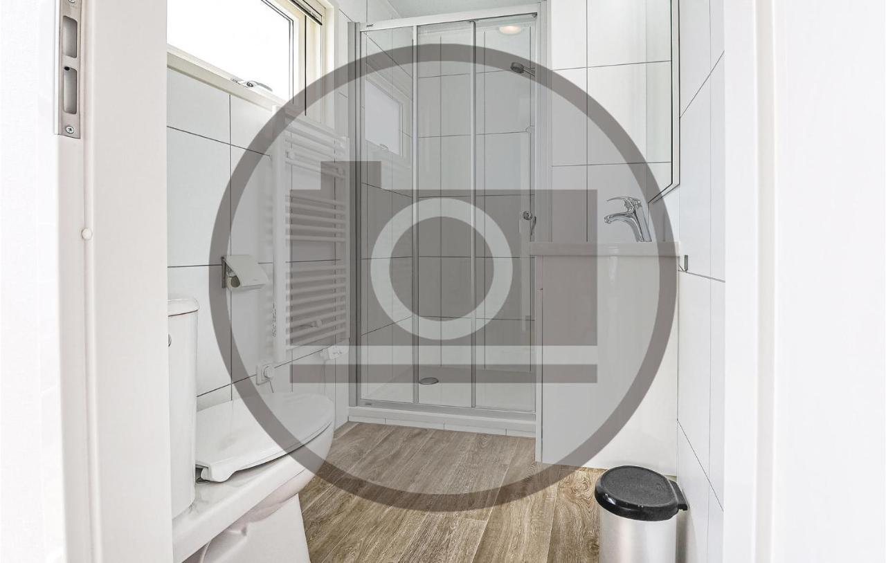 Stunning Ship In Aalsmeer With Kitchen Exterior photo